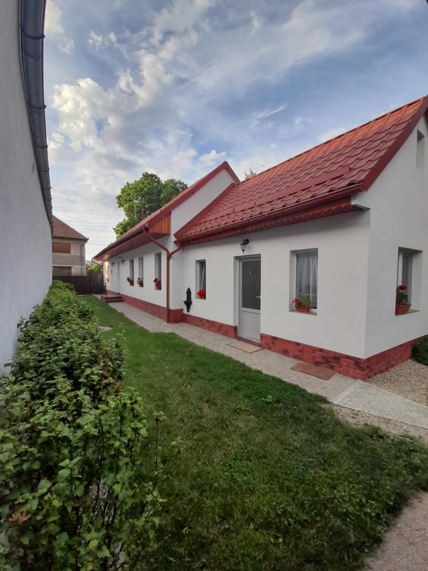 Ludo Hotel Făgăraş Exterior foto